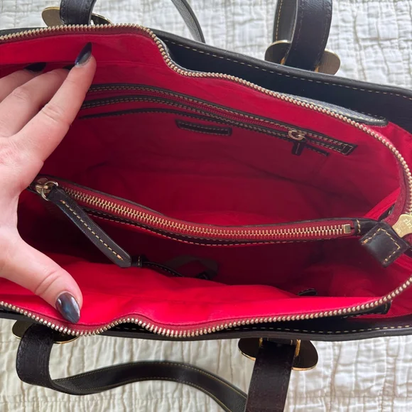 Dooney & Bourke Leather Quilted Purse W/ Cute Heart Buckle - Picture 6 of 10